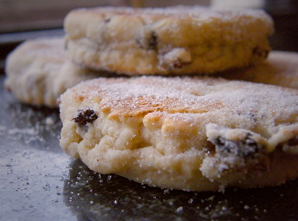 Welsh cakes dusted with sugar