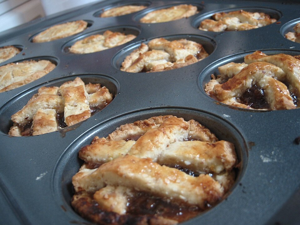 Mince pies baked in a bun tray